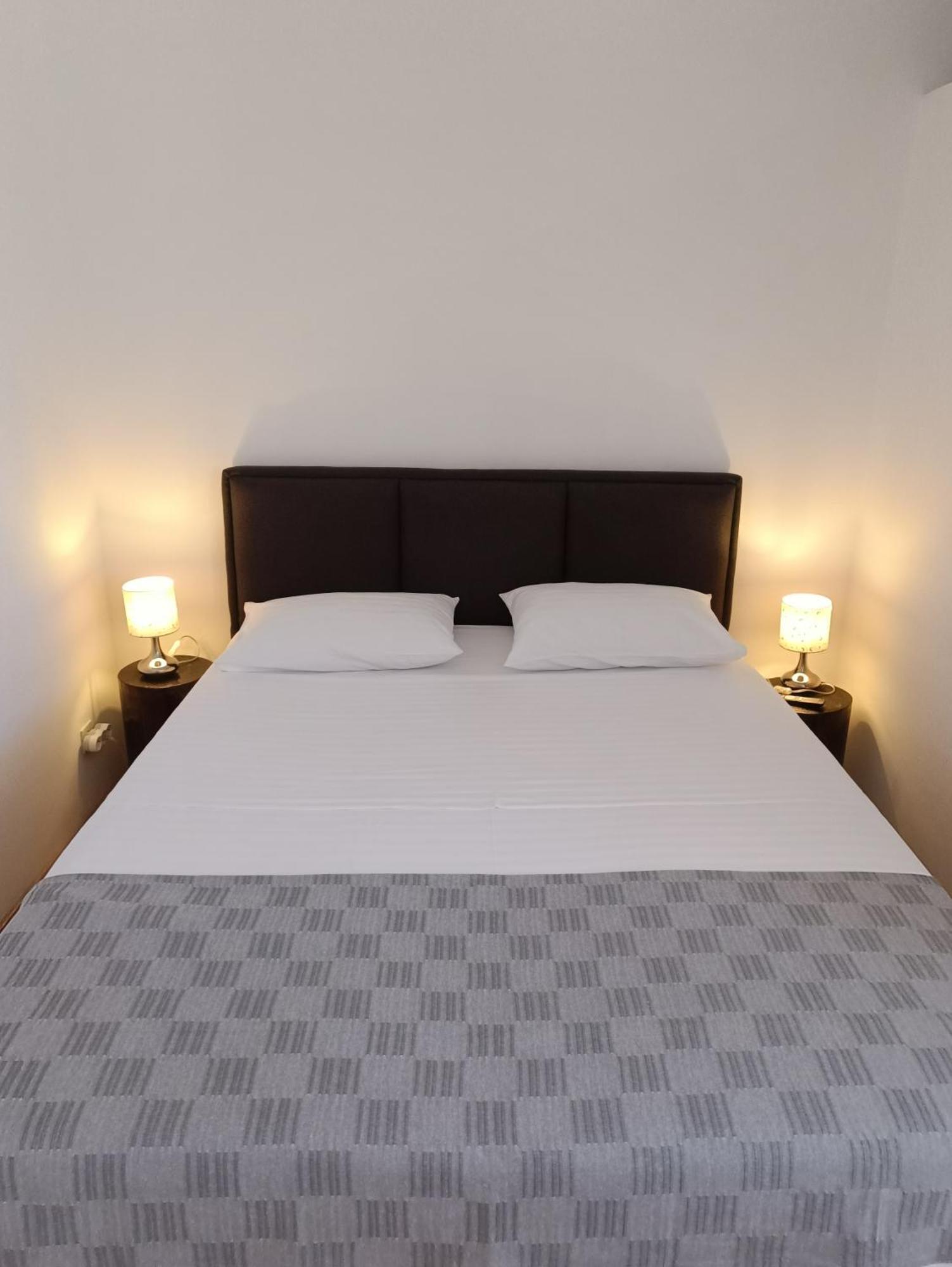 Apartmani Sprljan Vodice Esterno foto