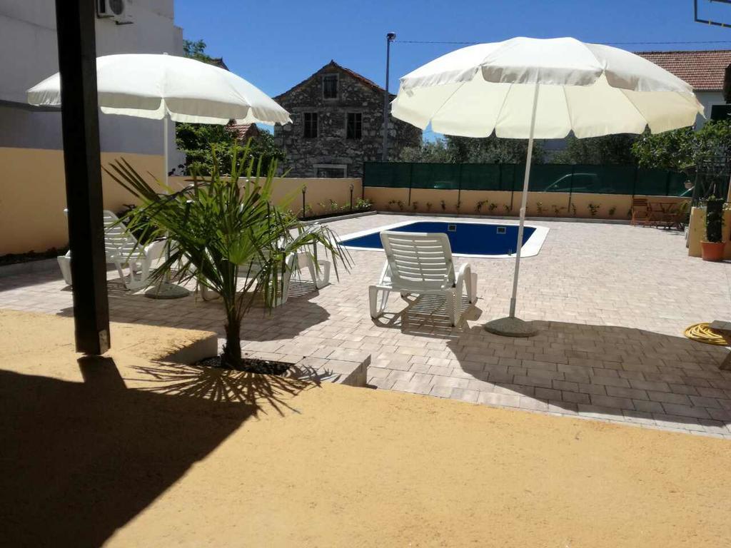 Apartmani Sprljan Vodice Esterno foto