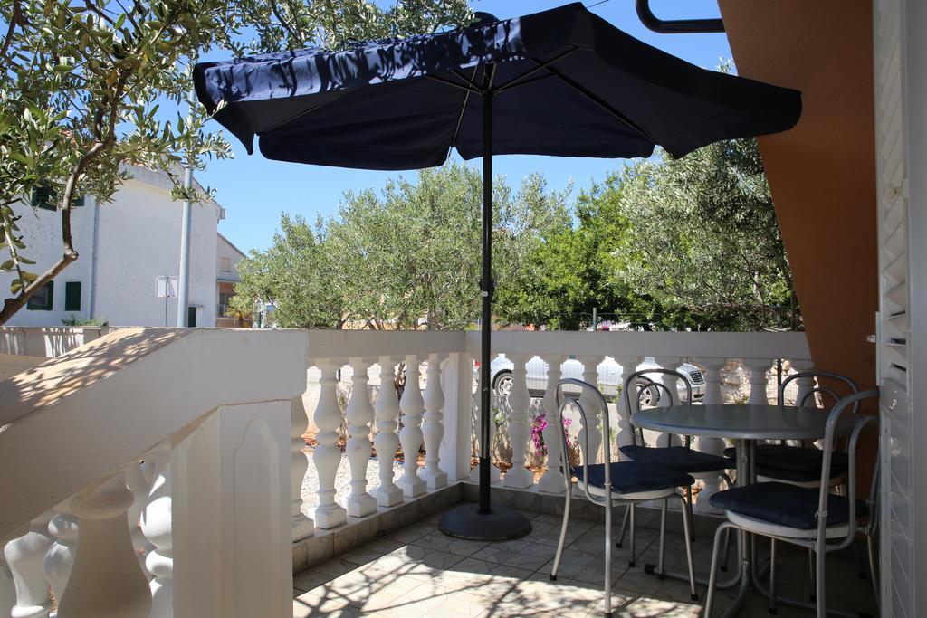 Apartmani Sprljan Vodice Esterno foto