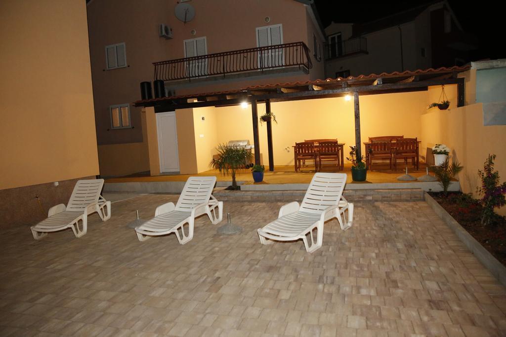 Apartmani Sprljan Vodice Esterno foto