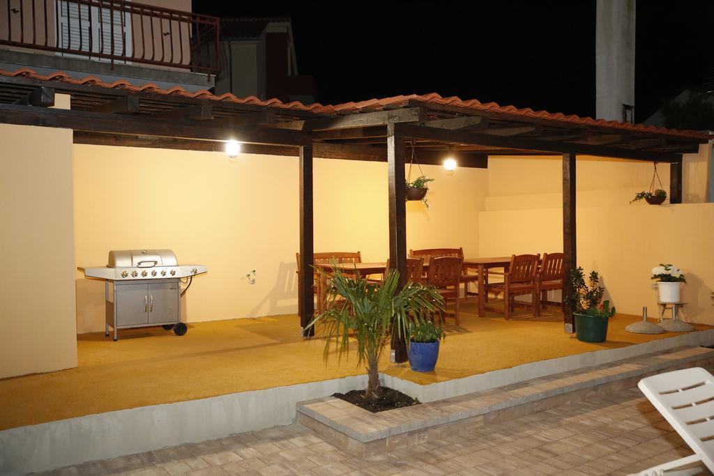 Apartmani Sprljan Vodice Esterno foto