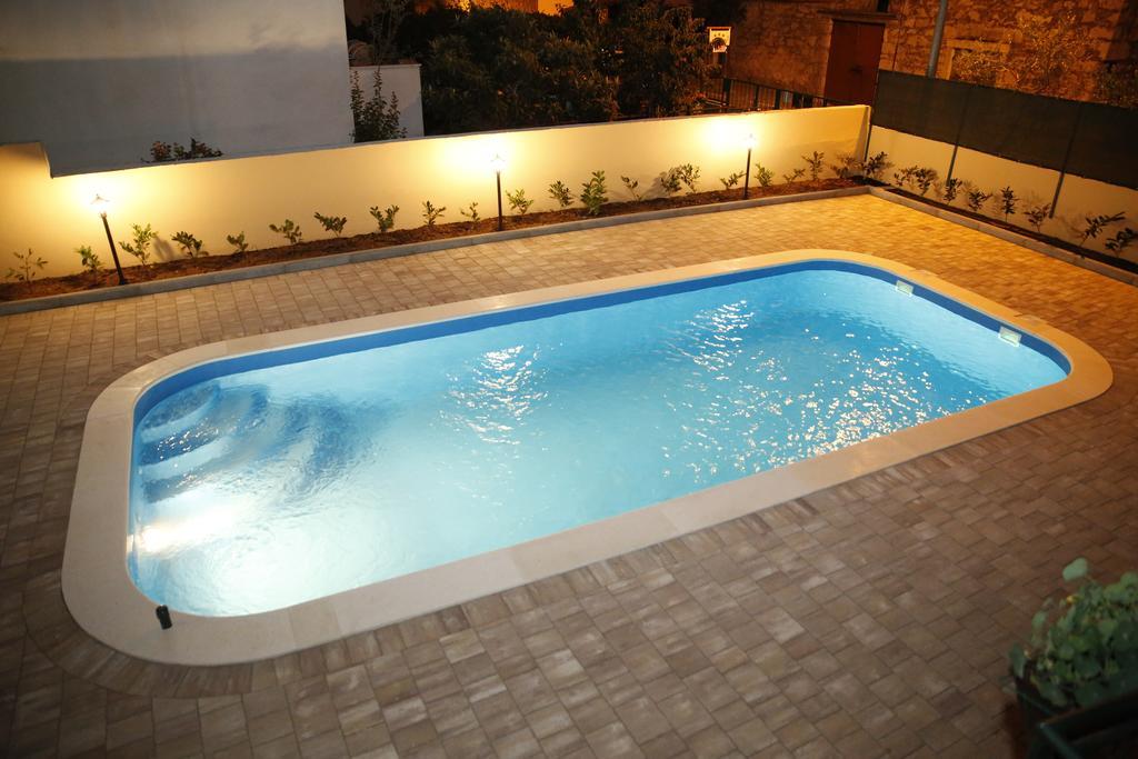 Apartmani Sprljan Vodice Esterno foto